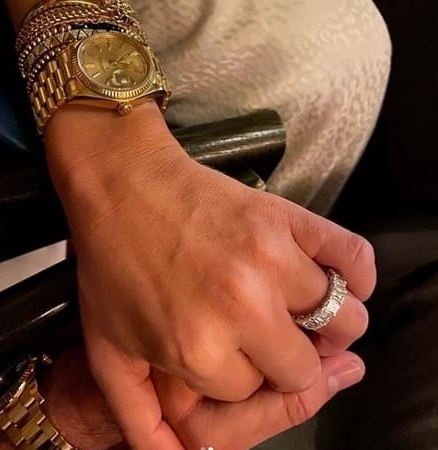 The NFL sportcaster, Charissa Thompson is now enagaged to agent Kyle Thousand